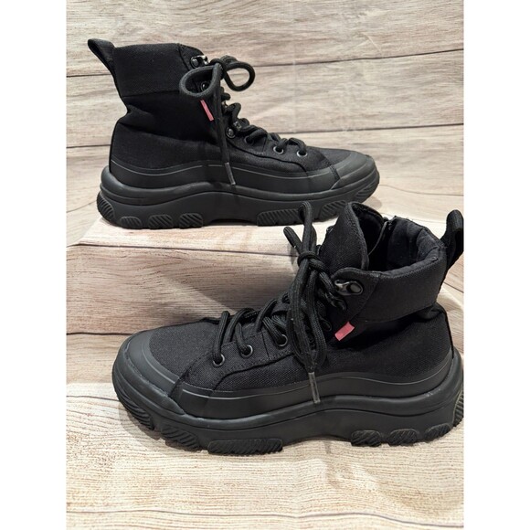 Zara Shoes - Zara Trainer Style / Technical Ankle Boots in monochrome black 38/7.5